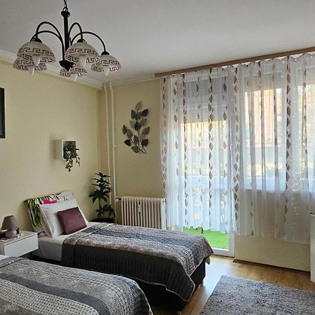Anna Gyoengye Apartman Debrecen Exterior foto