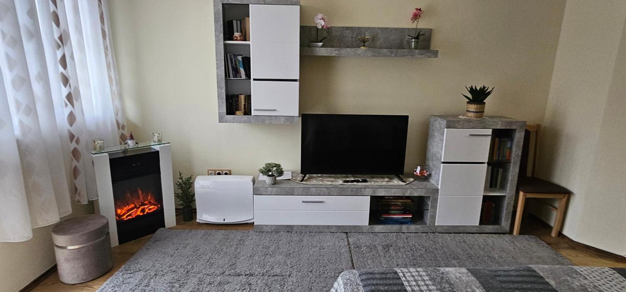 Anna Gyoengye Apartman Debrecen Exterior foto