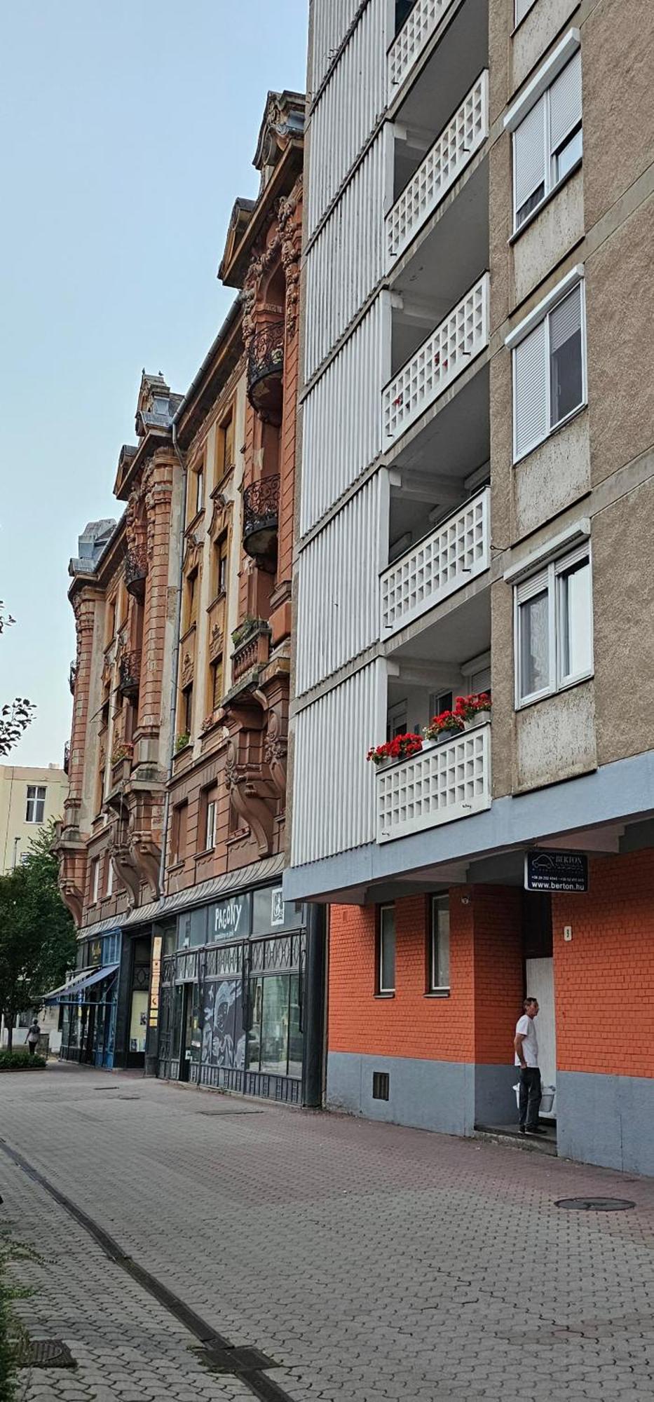 Anna Gyoengye Apartman Debrecen Exterior foto