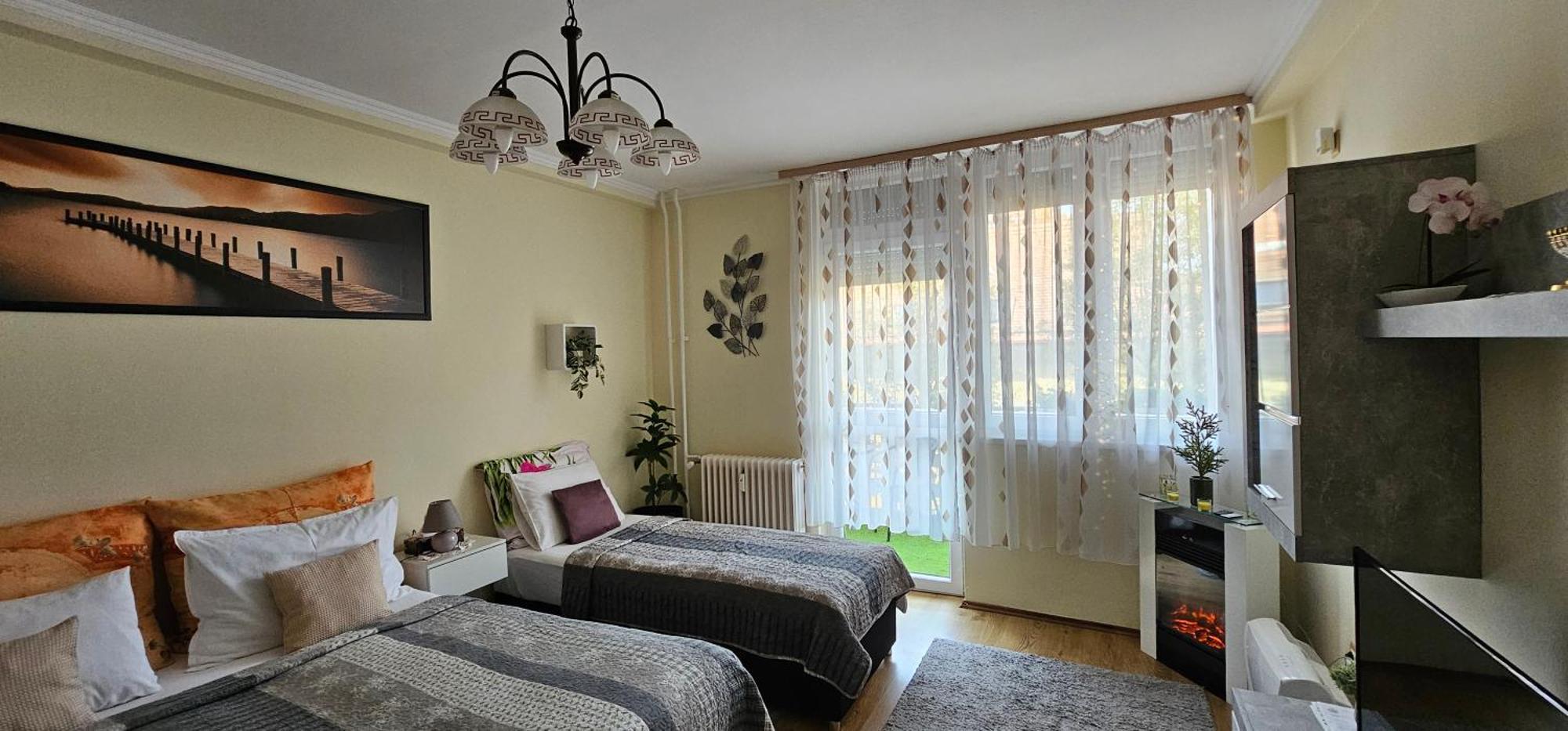 Anna Gyoengye Apartman Debrecen Exterior foto