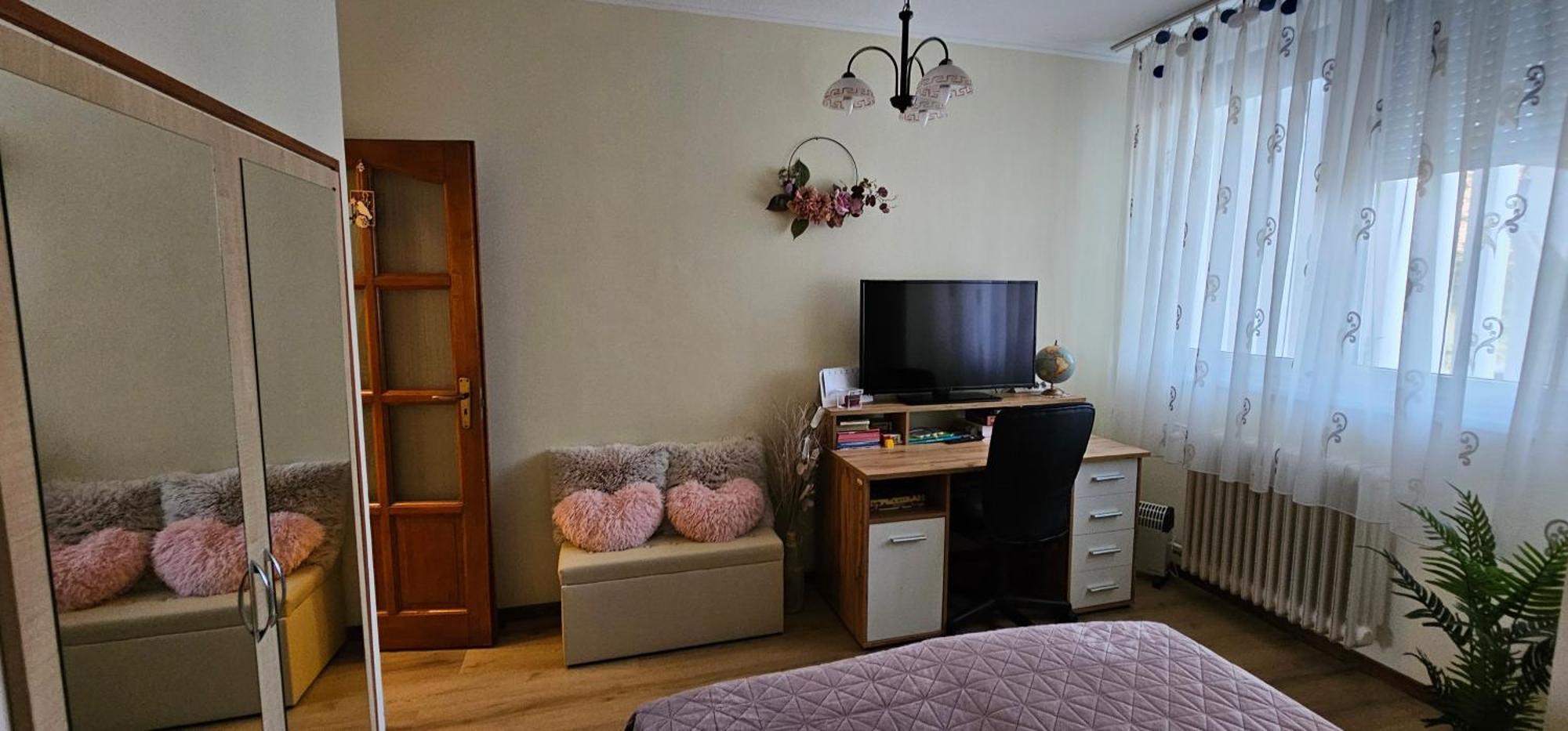 Anna Gyoengye Apartman Debrecen Exterior foto