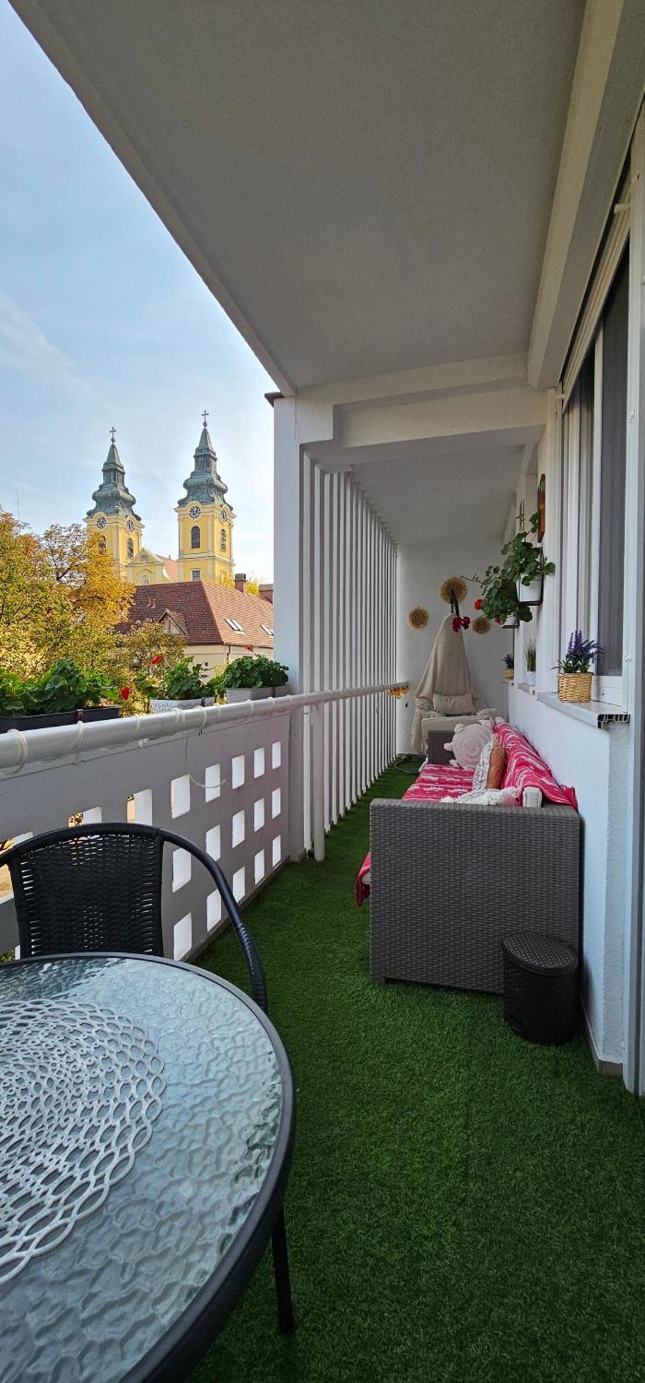 Anna Gyoengye Apartman Debrecen Exterior foto